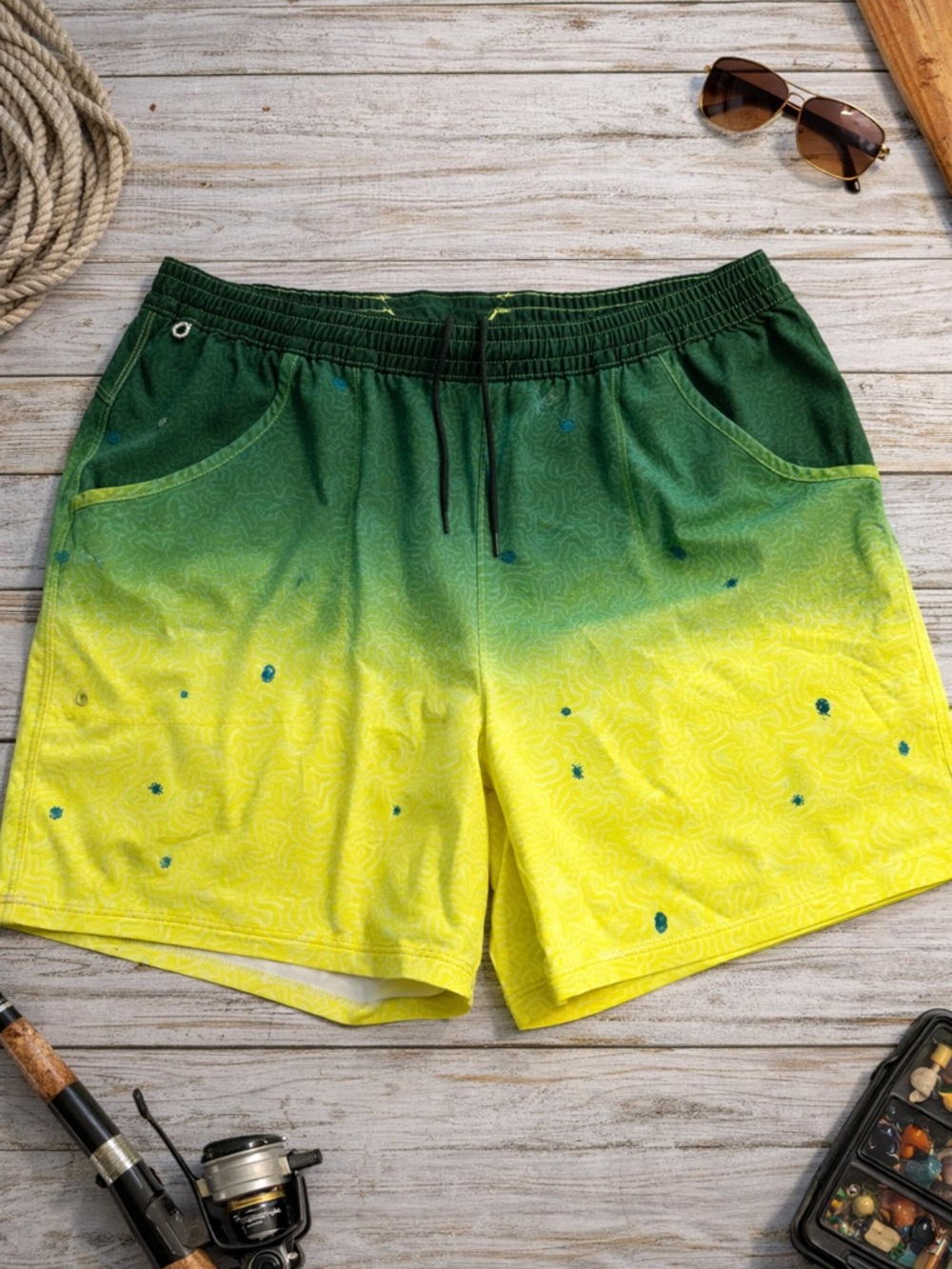 NWOT Columbia Performanc Outdoor Shorts XL Green Yellow Ombré-Beach, Swim, Fish